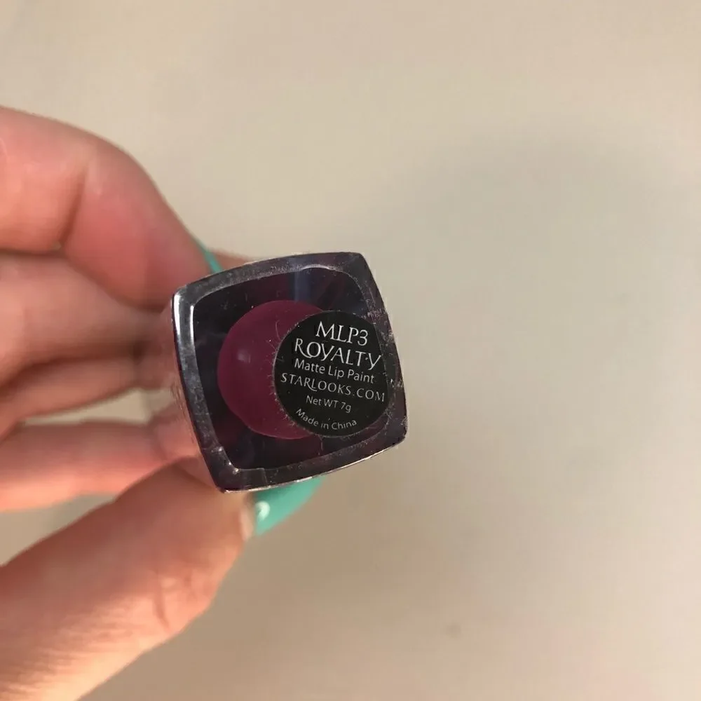 Star looks Royalty matte lip paint